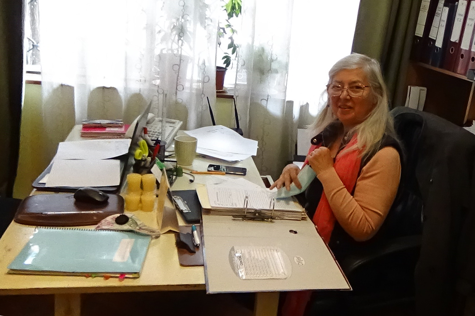 Secretaria en el mesón